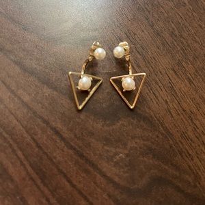 Geometric pearl/gold earrings